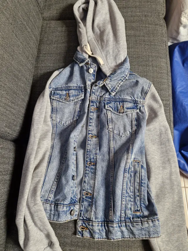 Chaqueta Vaquera H&M con Capucha Gris