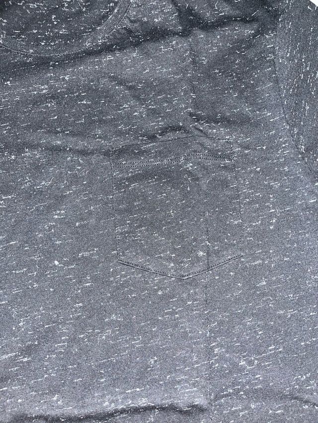 Camiseta negra jaspeada