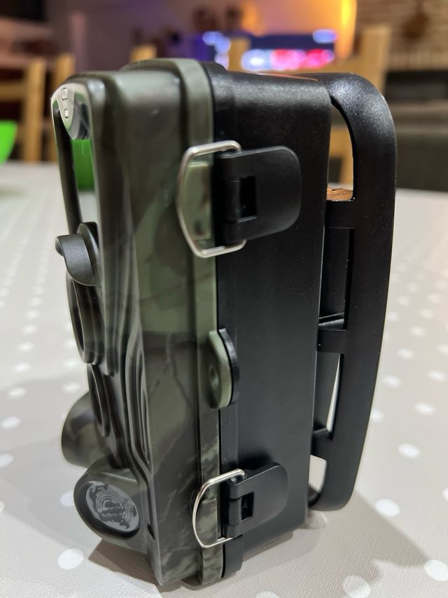 Cámara exterior camuflaje sin necesidad wifi