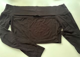 Top Negro Manga Larga Hombros Descubiertos