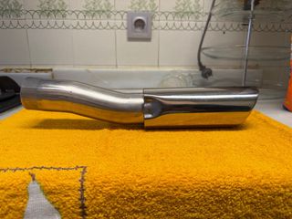 Cola de escape deportiva cromada