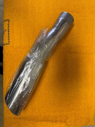 Cola de escape deportiva cromada