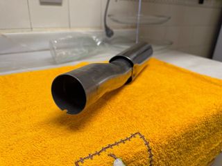 Cola de escape deportiva cromada