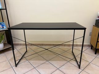 set studio:Scrivania moderna, cassettiera,colonna