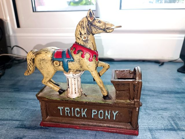 Hucha Trick Pony Vintage