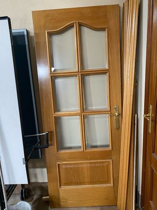 Puerta de madera de roble acristalada