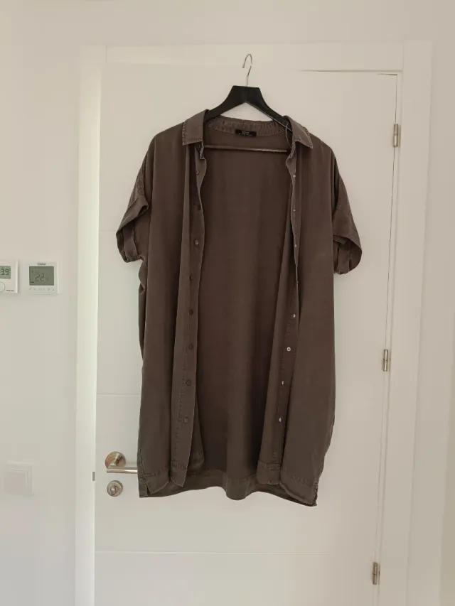 Vestido camisero verde oliva
