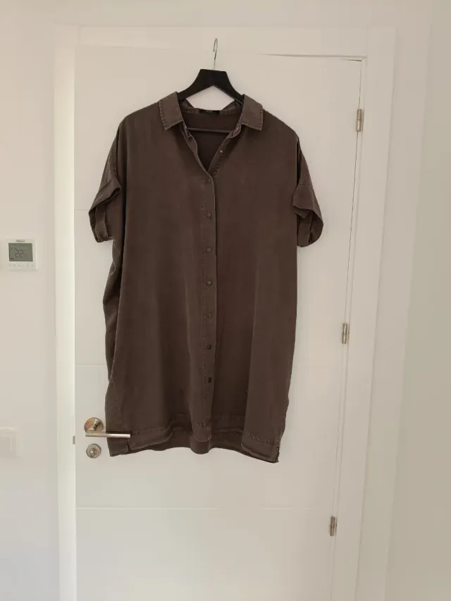 Vestido camisero verde oliva