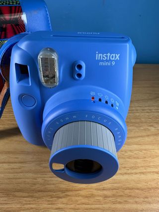 Fujifilm Instax Mini 9 con custodia