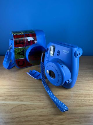 Fujifilm Instax Mini 9 con custodia