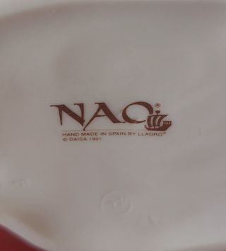 Nao by Lladro 'Niña con cachorros' 1991