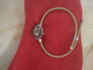 Pulsera de corcho con detalle plateado