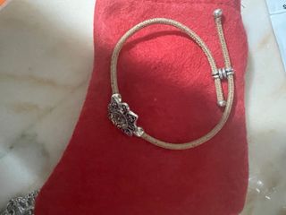 Pulsera de corcho con detalle plateado