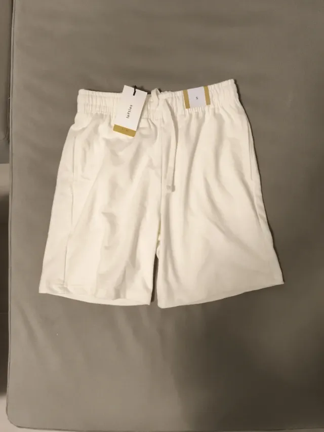 Pantalón corto blanco  talla S. Sin estrenar!!