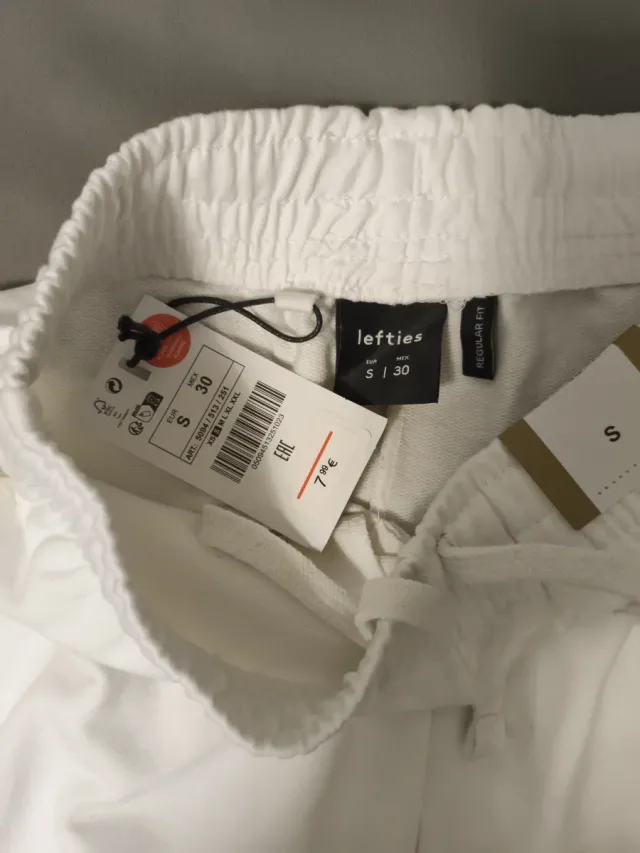 Pantalón corto blanco  talla S. Sin estrenar!!