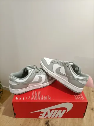 T40 Nike Dunk Low Retro Gris y Blanco