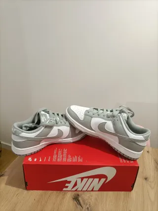 T40 Nike Dunk Low Retro Gris y Blanco