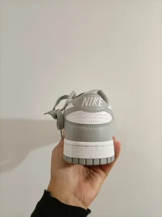 T40 Nike Dunk Low Retro Gris y Blanco