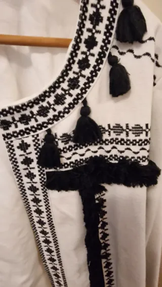 Chaqueta Torera Coosy Bordada Negra y Blanca.