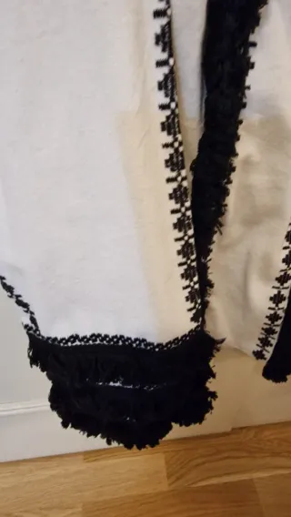 Chaqueta Torera Coosy Bordada Negra y Blanca.