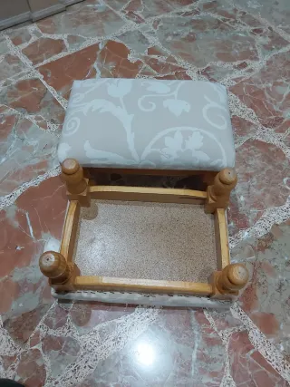 Juego de 2 reposapiés tapizados