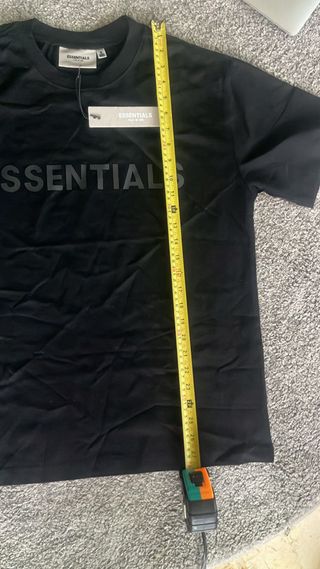 Camiseta Essentials Negra