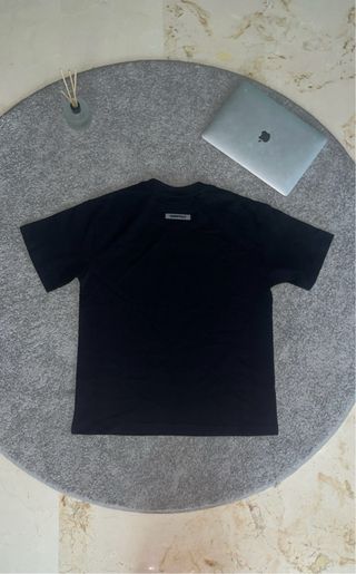 Camiseta Essentials Negra