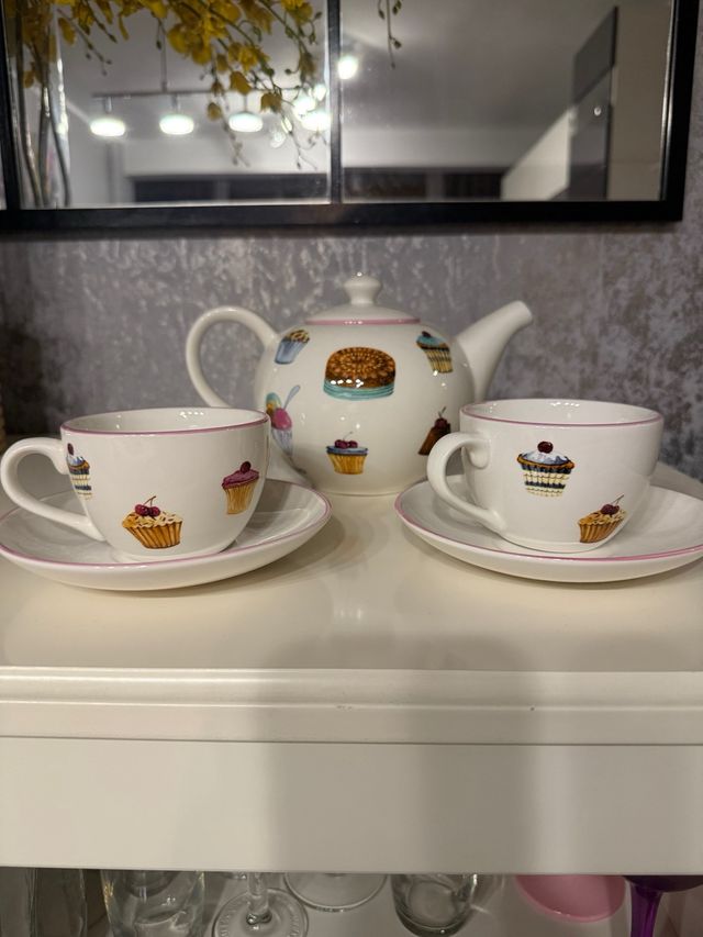 Conjunto Tetera y Tazas Porcelana