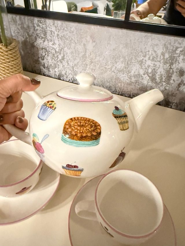 Conjunto Tetera y Tazas Porcelana