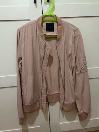 Bomber ZARA Rosa Talla L pero parece S/M