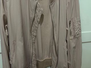 Bomber ZARA Rosa Talla L pero parece S/M