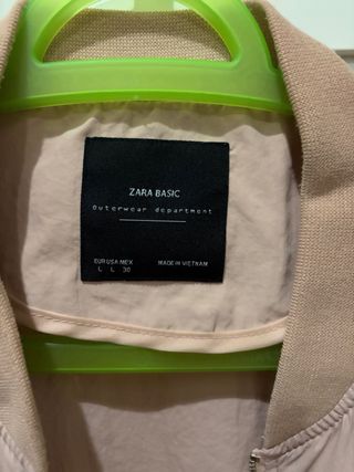 Bomber ZARA Rosa Talla L pero parece S/M