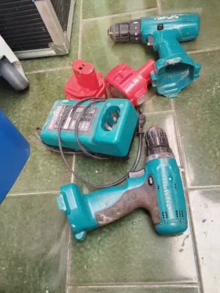 Taladro y cargador Makita