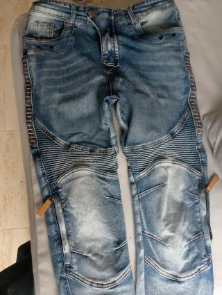 Vaqueros con protecciones