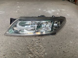 Faro Renault Laguna 2006