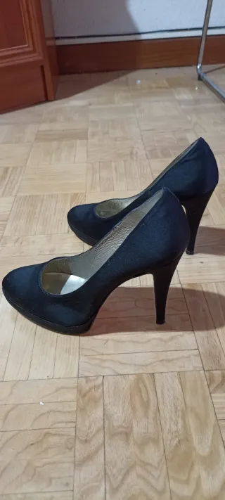 Zapatos de tacón negros