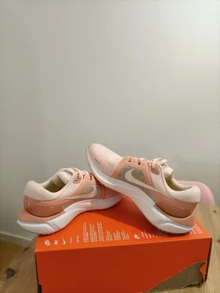 T38 Nike Air Zoom Vomero 16 rosas