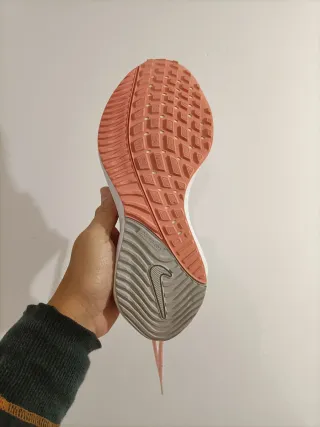 T38 Nike Air Zoom Vomero 16 rosas