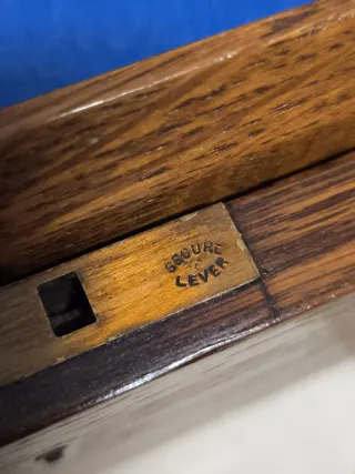 Gran caja inglesa de madera