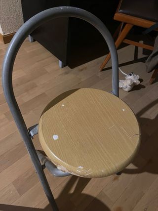 Taburetes sillas plegables metal y madera.