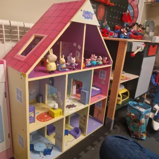 Casa Peppa Pig gigante con muñecos