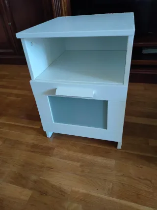 2 Comodini bianchi Ikea 25€ ciascuno