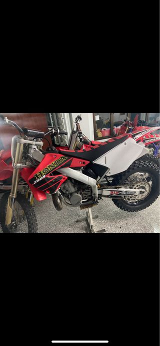 Honda CR 250 2001 totalmente restaurada