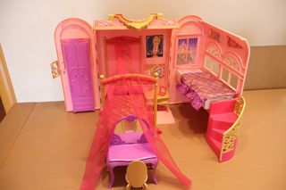 Armario/ Habitación Muñecas Barbie