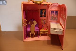 Armario/ Habitación Muñecas Barbie