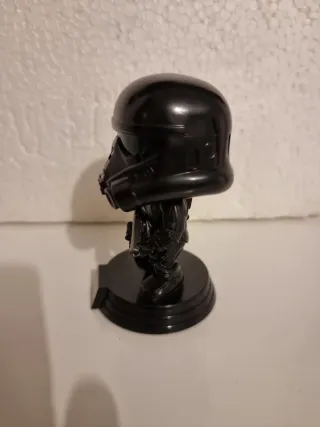 Funko Pop Star Wars Negro.  Segun se ve en fotos