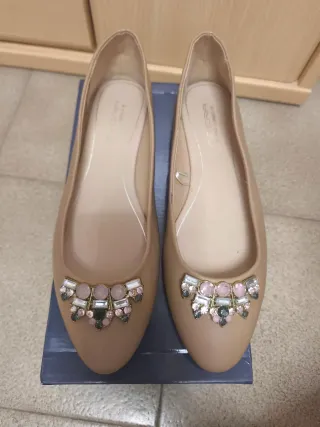 Bailarinas beige con pedrería rosa