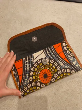 Estuche/Cartera hacha a mano en Madagascar