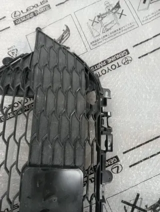 REJILLA FRENTE TOYOTA COROLLA E21 HYBRID