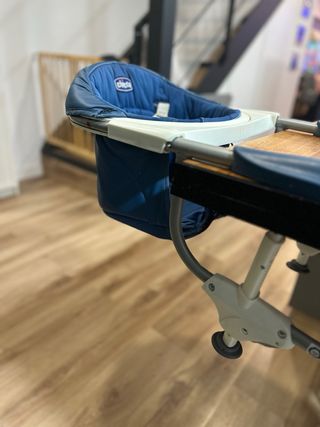 Trona GIRATORIA portátil Chicco azul